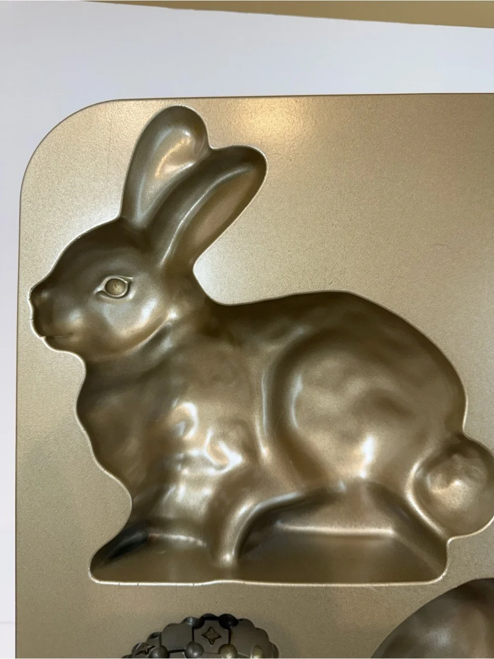 Nordic Ware Bunny Cake Pan Mold , 9.5 Cups, Makes 3D Easter Egg & Bunny. USA